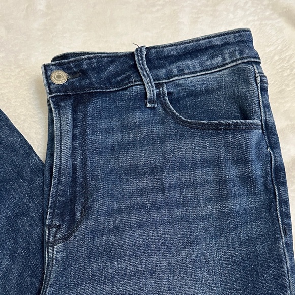 Old Navy Women's Skinny Jeans - Dark Blue - Picture 3 of 4